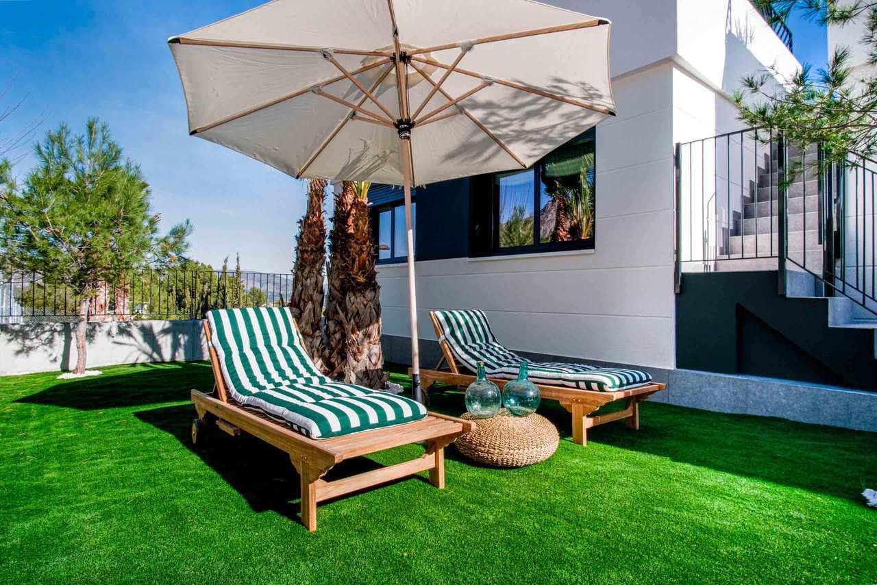 3 bedroom Villa for sale in Polop with pool garage - € 550,000 (Ref: 9832999)