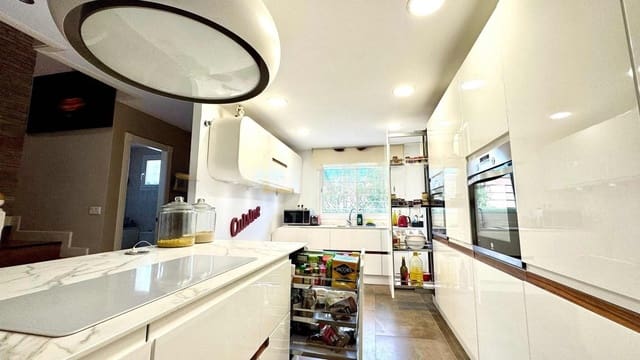 3 soveværelse Byhus til salg i Albir, Alfaz del Pi / L'Alfàs del Pi med swimmingpool - € 449.500 (Ref: 9844588)