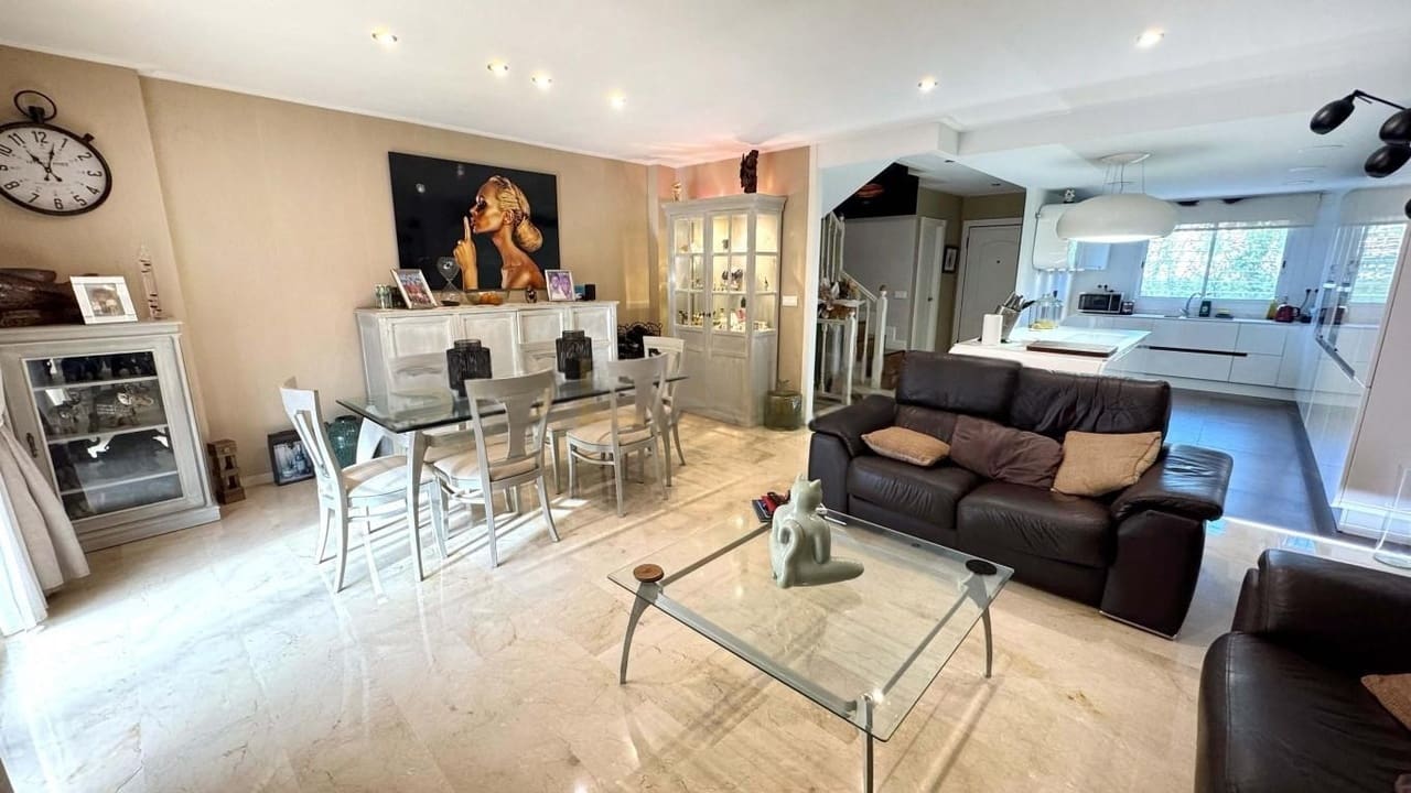 3 soveværelse Byhus til salg i Albir med swimmingpool - € 449.500 (Ref: 9844588)