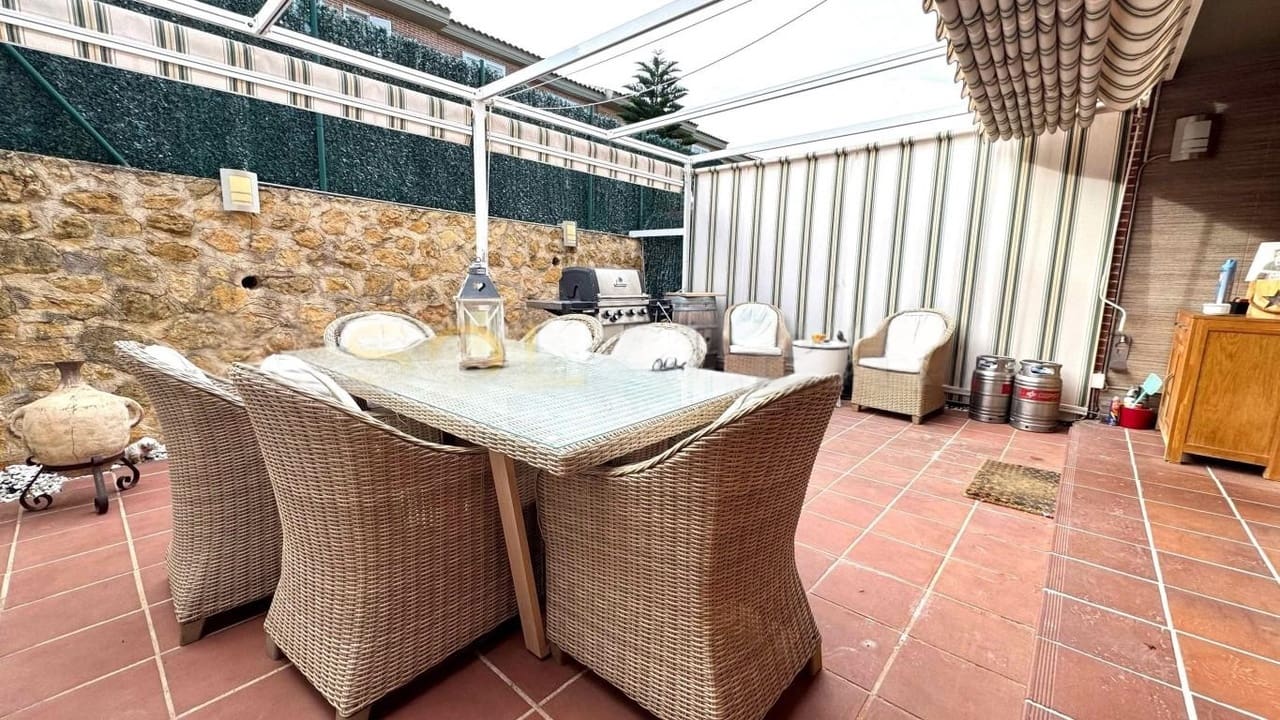 3 soveværelse Byhus til salg i Albir med swimmingpool - € 449.500 (Ref: 9844588)