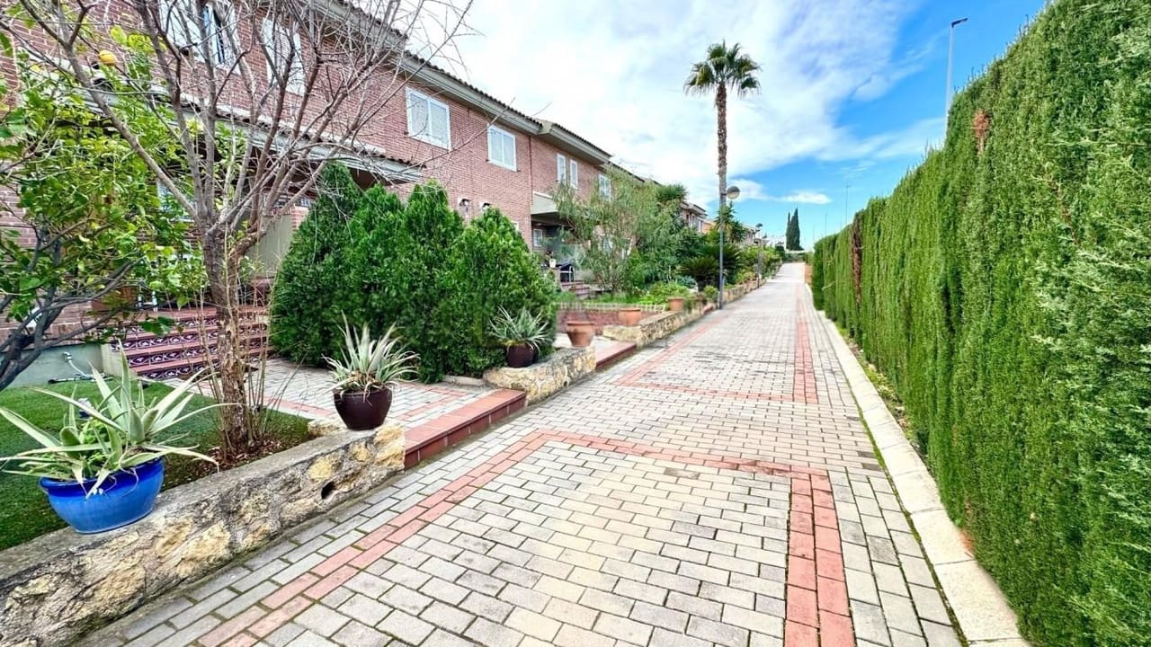 3 soveværelse Byhus til salg i Albir med swimmingpool - € 449.500 (Ref: 9844588)