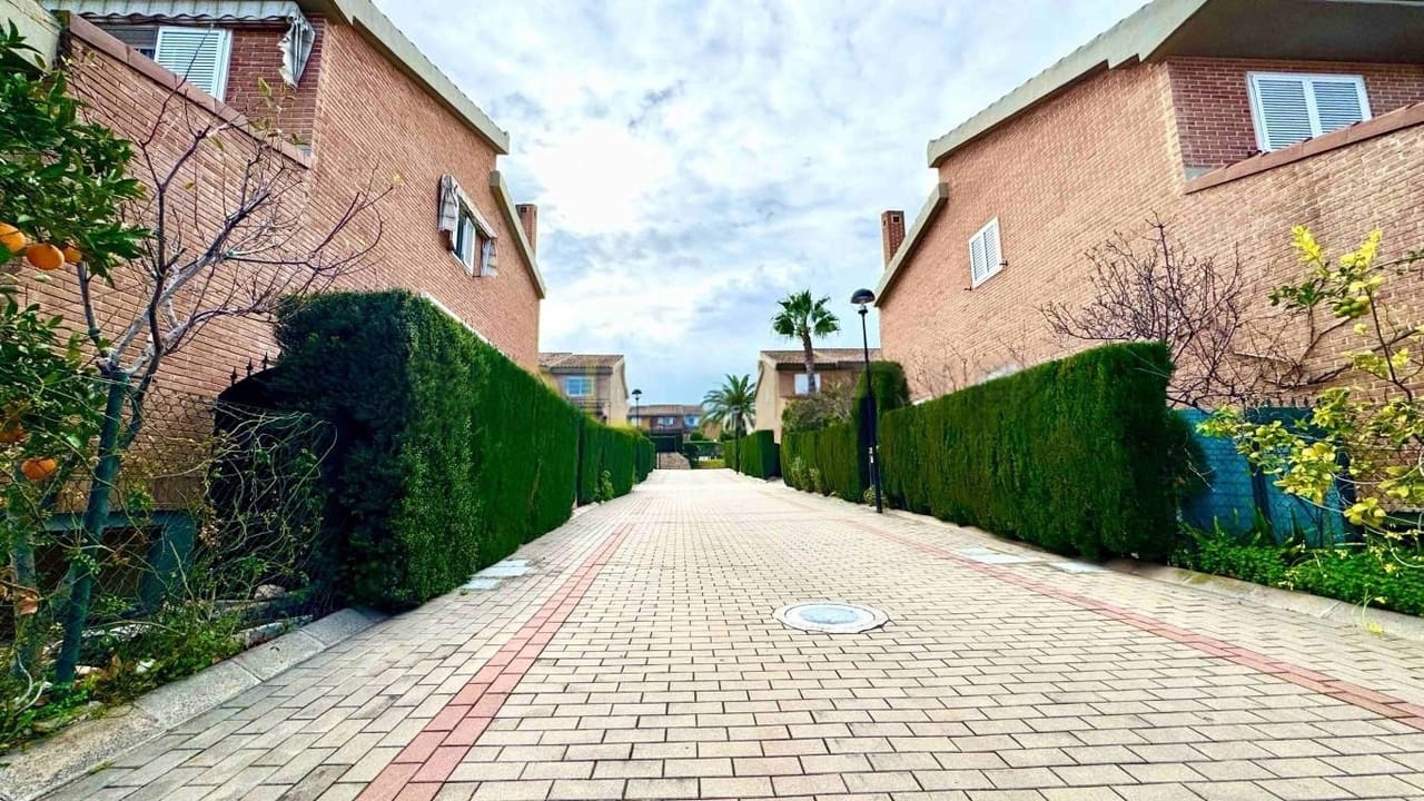 3 soveværelse Byhus til salg i Albir med swimmingpool - € 449.500 (Ref: 9844588)