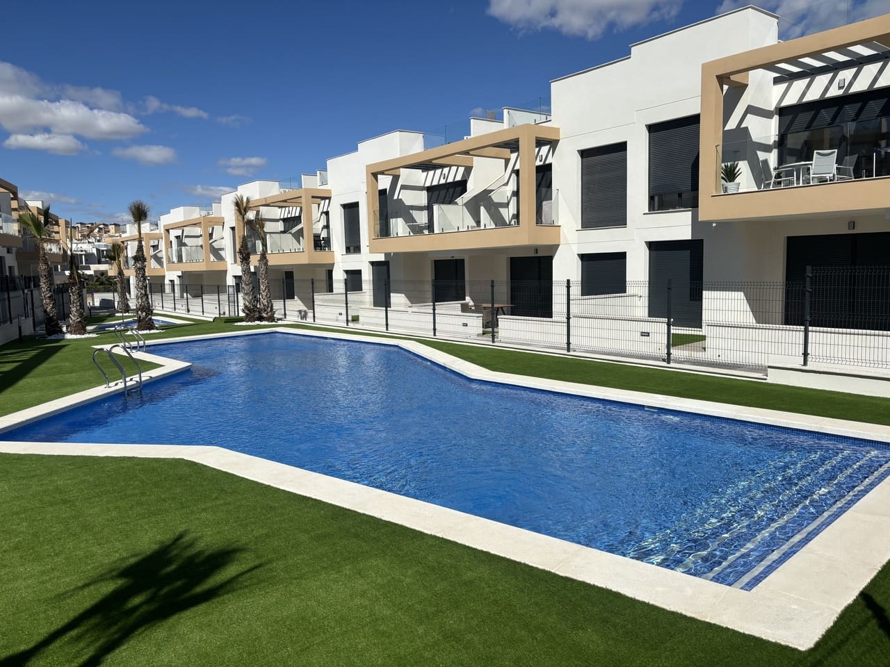 2 soveværelse Lejlighed til salg i Villamartin med swimmingpool garage - € 255.000 (Ref: 9858324)