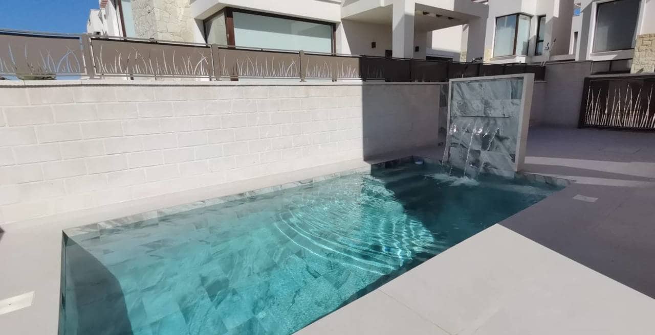 3 sypialnia Willa na sprzedaż w Ciudad Quesada z basenem garażem - 579 000 € (Ref: 9872465)