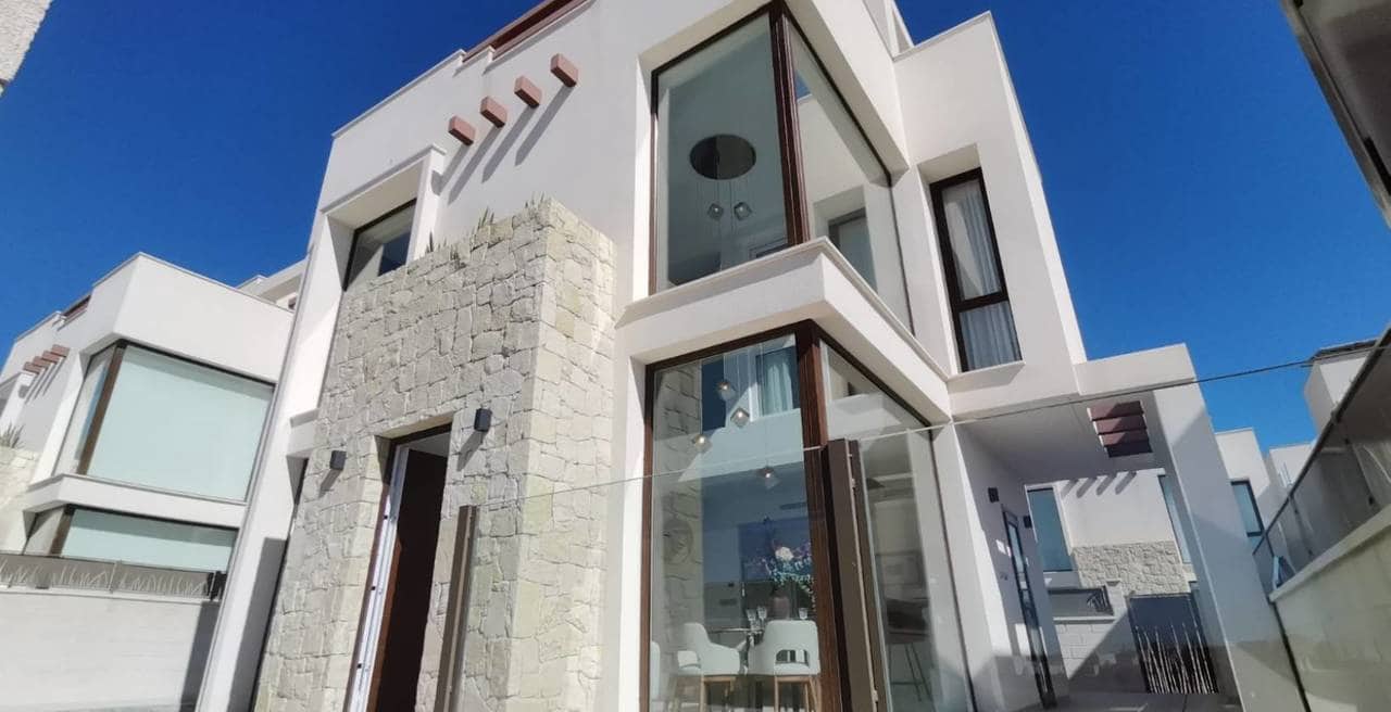 3 sypialnia Willa na sprzedaż w Ciudad Quesada z basenem garażem - 579 000 € (Ref: 9872465)