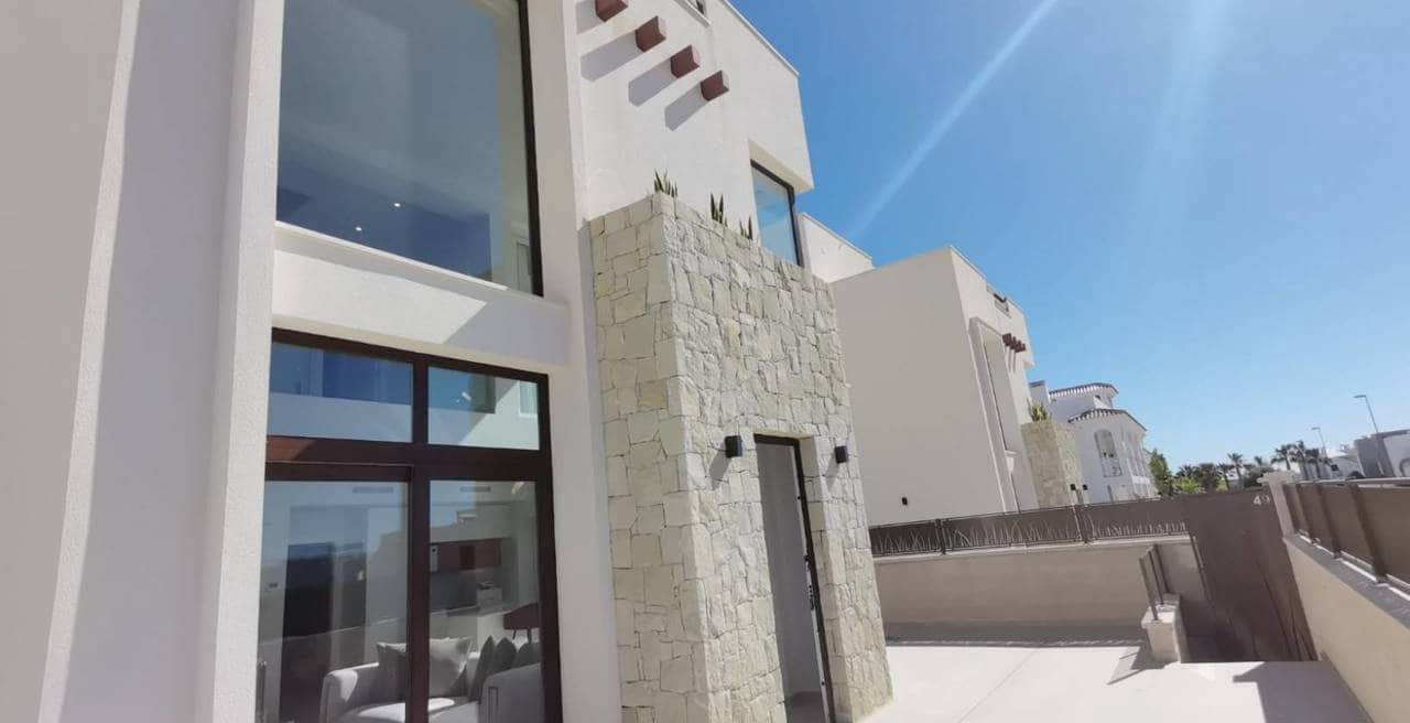 3 sypialnia Willa na sprzedaż w Ciudad Quesada z basenem garażem - 579 000 € (Ref: 9872465)