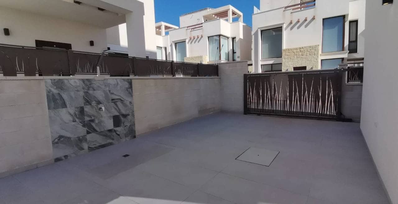 3 sypialnia Willa na sprzedaż w Ciudad Quesada z basenem garażem - 579 000 € (Ref: 9872465)