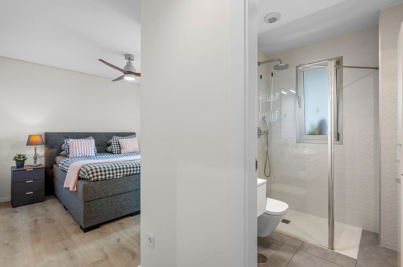 2 bedroom Apartment for sale in Orihuela Costa with pool - € 229,000 (Ref: 9889005)