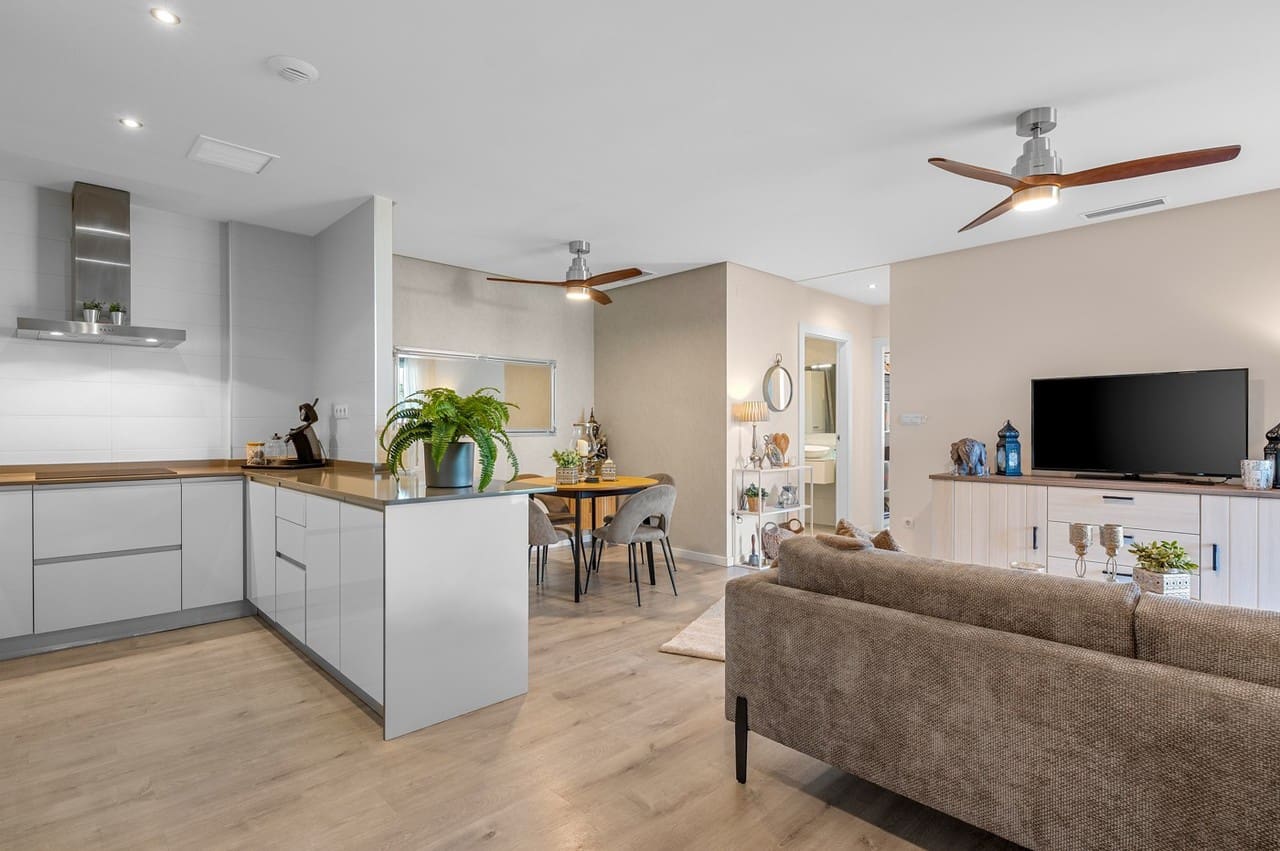 Apartamento de 2 habitaciones en Orihuela Costa en venta con piscina garaje - 229.000 € (Ref: 9895305)