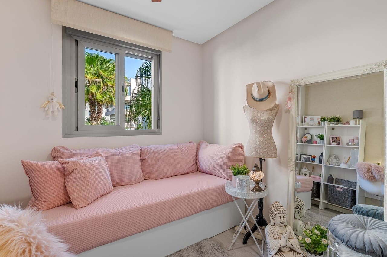 Apartamento de 2 habitaciones en Orihuela Costa en venta con piscina garaje - 229.000 € (Ref: 9895305)