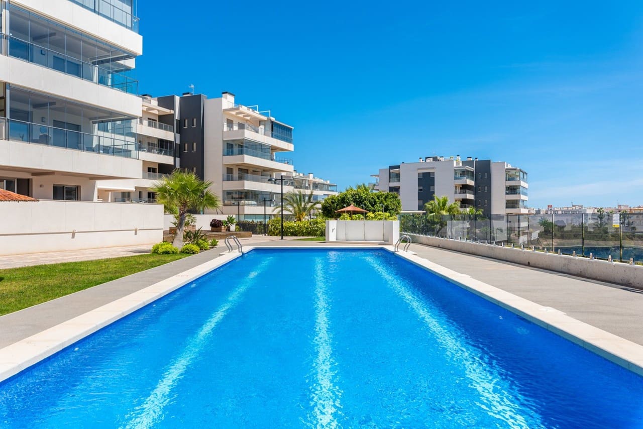 Apartamento de 2 habitaciones en Orihuela Costa en venta con piscina garaje - 229.000 € (Ref: 9895305)