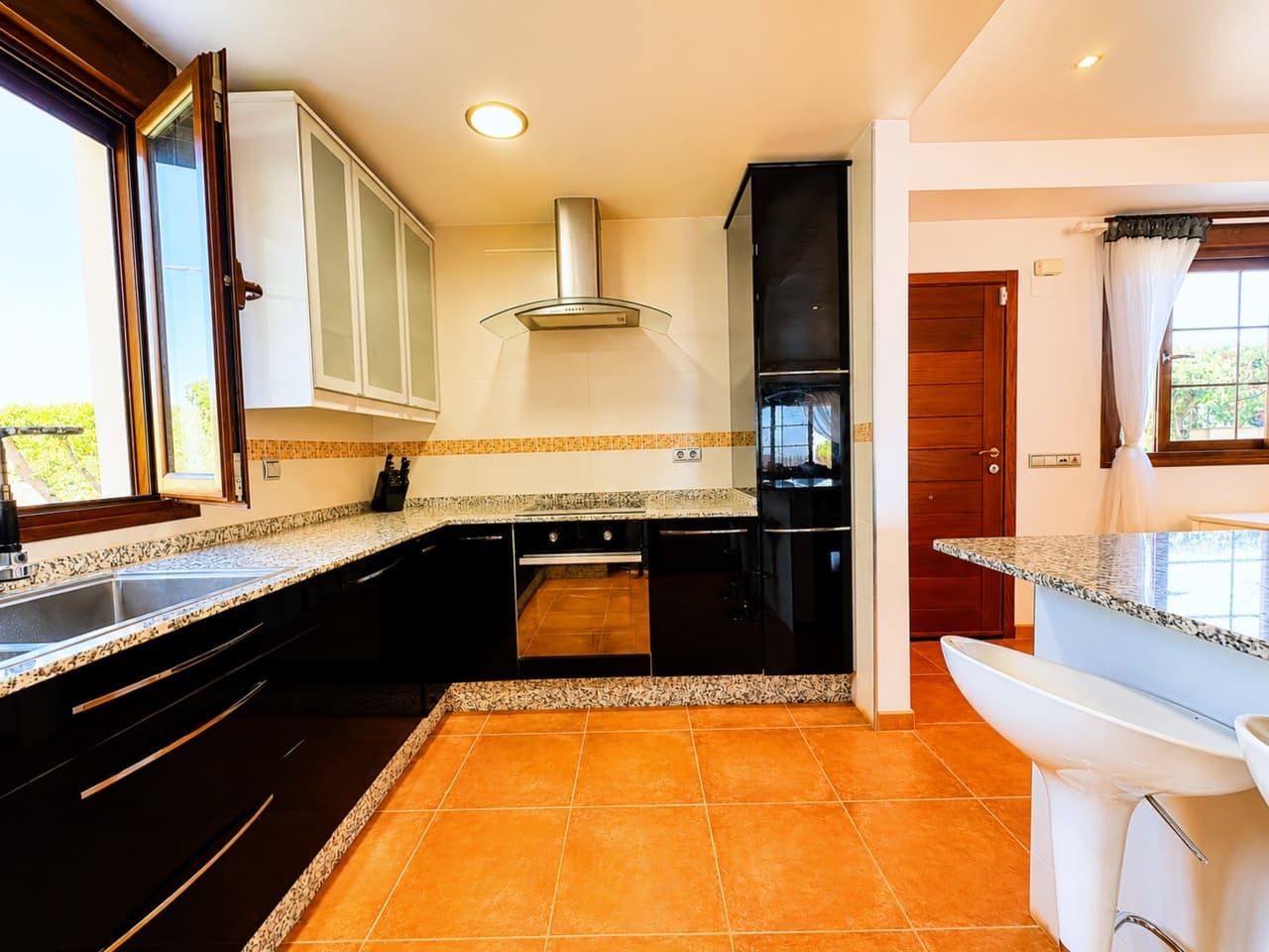 3 bedroom Villa for sale in Banos y Mendigo with pool - € 425,000 (Ref: 9902045)