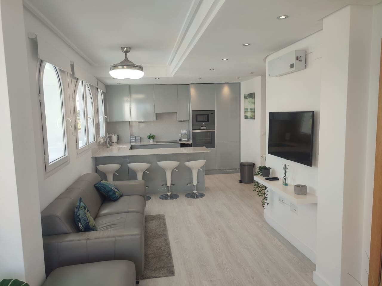 2 slaapkamer Penthouse te koop in Avileses met zwembad - € 215.000 (Ref: 9911906)