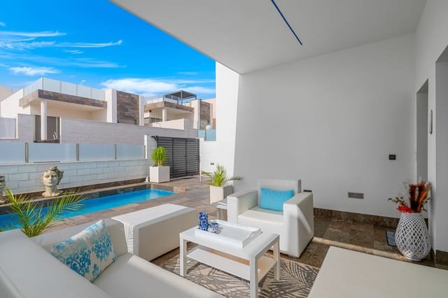 5 bedroom Villa for sale in Dehesa de Campoamor, Orihuela with pool - € 592,000 (Ref: 9916887)