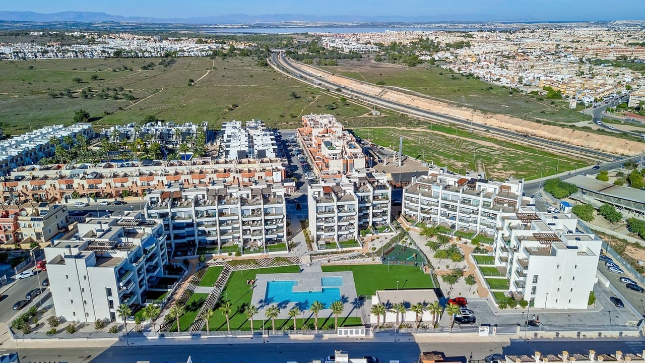 2 soverom Leilighet til salgs i Orihuela Costa med svømmebasseng - € 279 000 (Ref: 9931117)