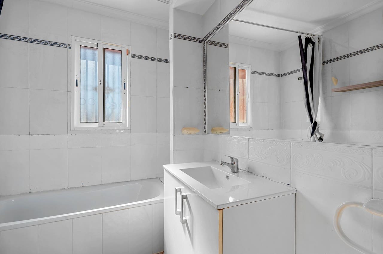 3 soverom Villa til salgs i Villamartin med svømmebasseng - € 189 000 (Ref: 9935082)