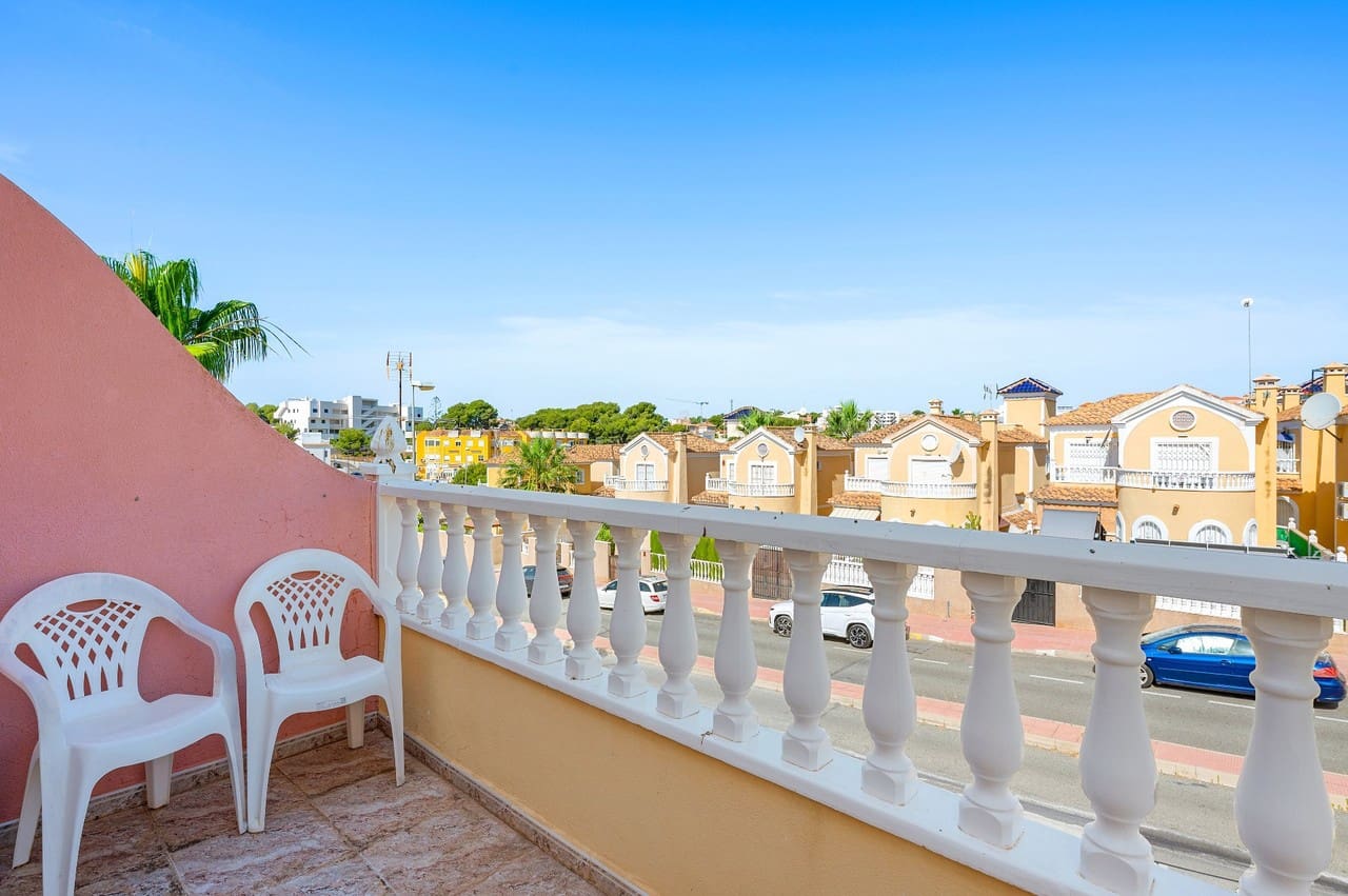 3 soverom Villa til salgs i Villamartin med svømmebasseng - € 189 000 (Ref: 9935082)
