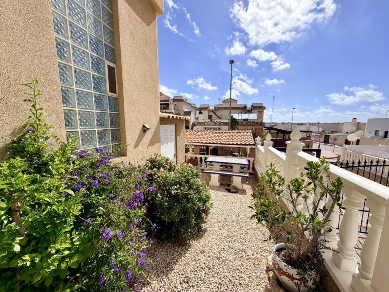 3 slaapkamer Villa te koop in Villamartin met zwembad garage - € 338.500 (Ref: 9935167)