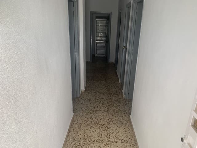 3 slaapkamer Villa te koop in Jumilla met zwembad - € 150.000 (Ref: 9082795)