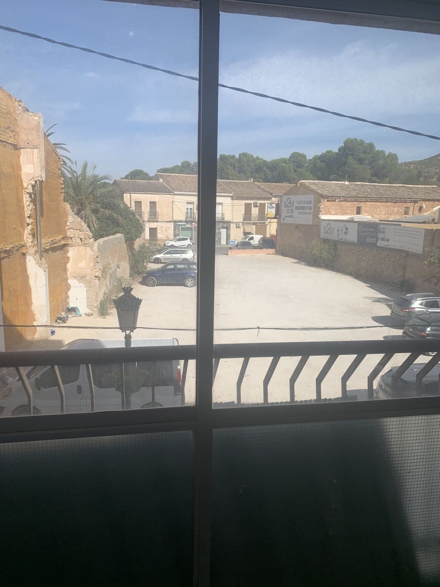 4 bedroom Flat for sale in Pinoso - € 78,500 (Ref: 9208844)