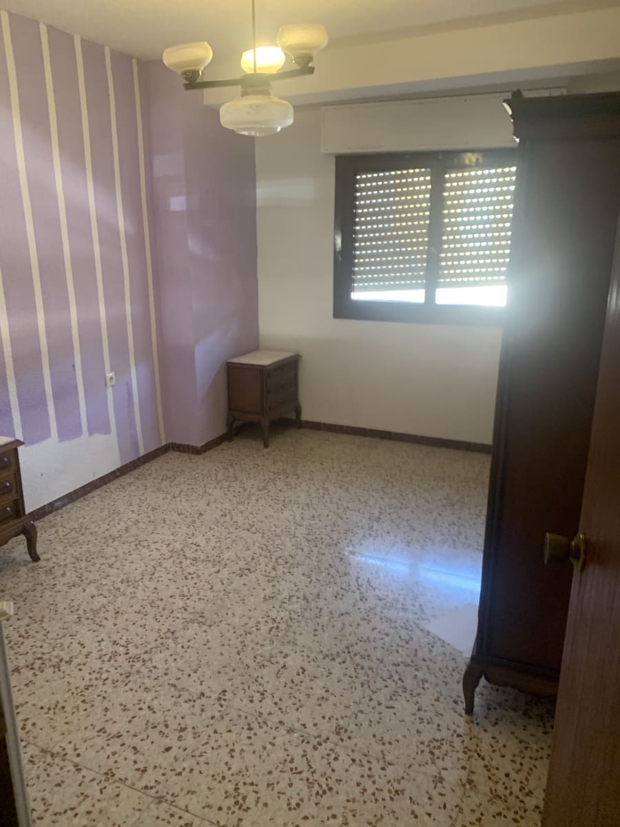 4 bedroom Flat for sale in Pinoso - € 78,500 (Ref: 9208844)