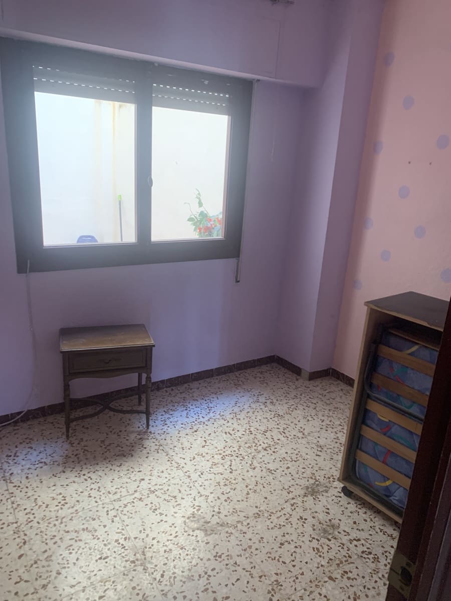 4 bedroom Flat for sale in Pinoso - € 78,500 (Ref: 9208844)