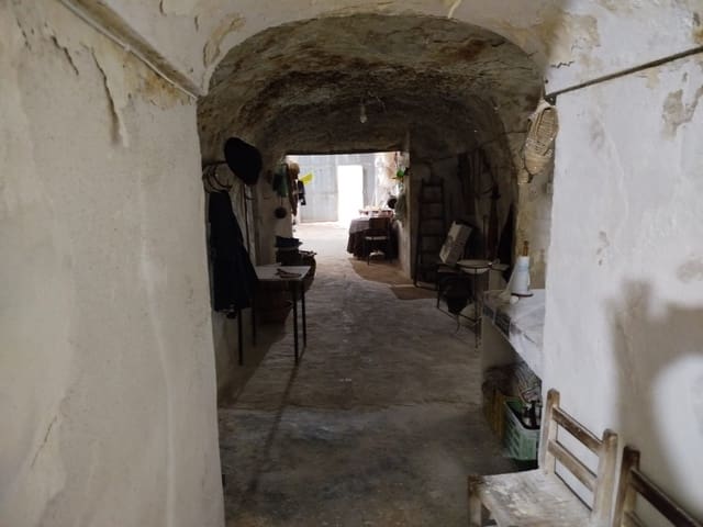 2 bedroom Cave House for sale in Raspay, Yecla - € 65,000 (Ref: 9287122)