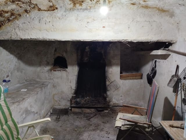 2 bedroom Cave House for sale in Raspay, Yecla - € 65,000 (Ref: 9287122)