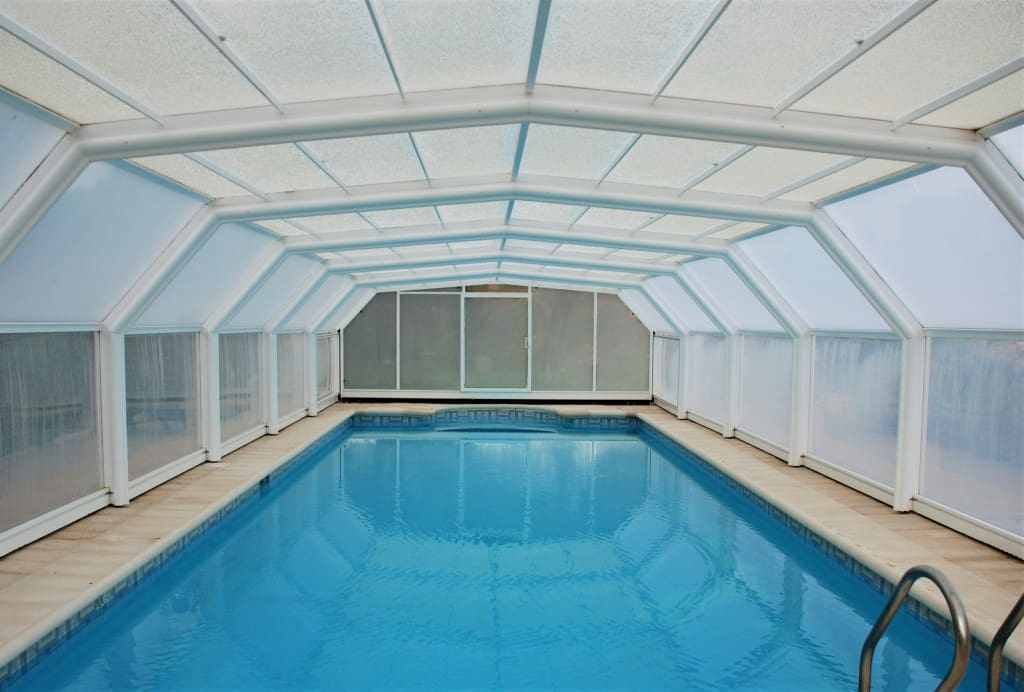 Chalet de 5 habitaciones en Estepona en venta con piscina garaje - 950.000 € (Ref: 5702968)