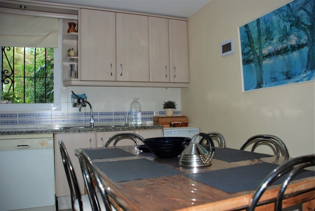 Chalet de 5 habitaciones en Estepona en venta con piscina garaje - 950.000 € (Ref: 5702968)