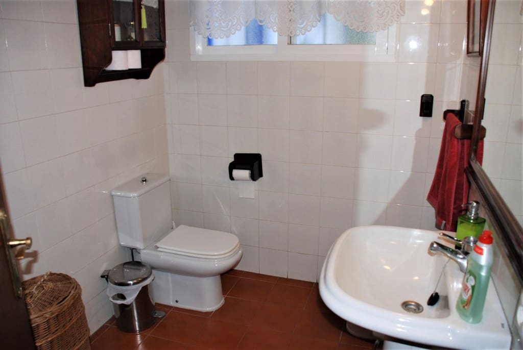 Chalet de 5 habitaciones en Estepona en venta con piscina garaje - 950.000 € (Ref: 5702968)