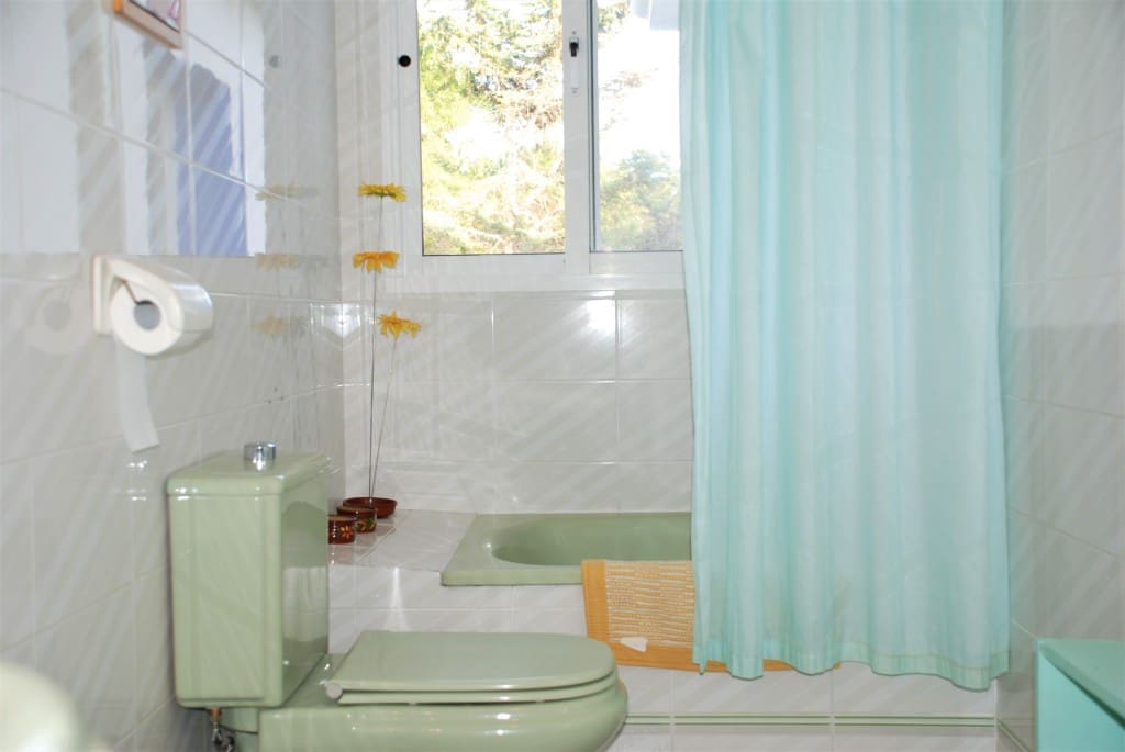 Chalet de 5 habitaciones en Estepona en venta con piscina garaje - 950.000 € (Ref: 5702968)