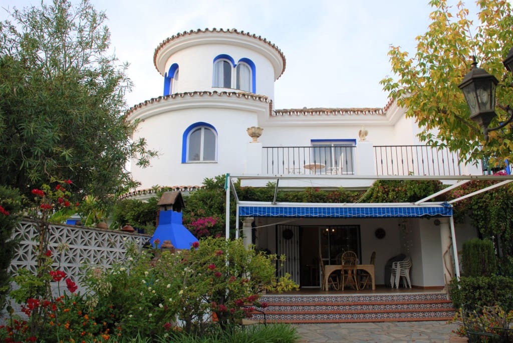 Chalet de 5 habitaciones en Estepona en venta con piscina garaje - 950.000 € (Ref: 5702968)
