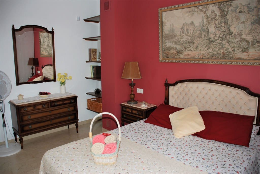 Chalet de 5 habitaciones en Estepona en venta con piscina garaje - 950.000 € (Ref: 5702968)