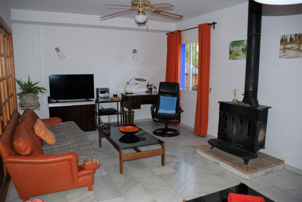 Chalet de 5 habitaciones en Estepona en venta con piscina garaje - 950.000 € (Ref: 5702968)