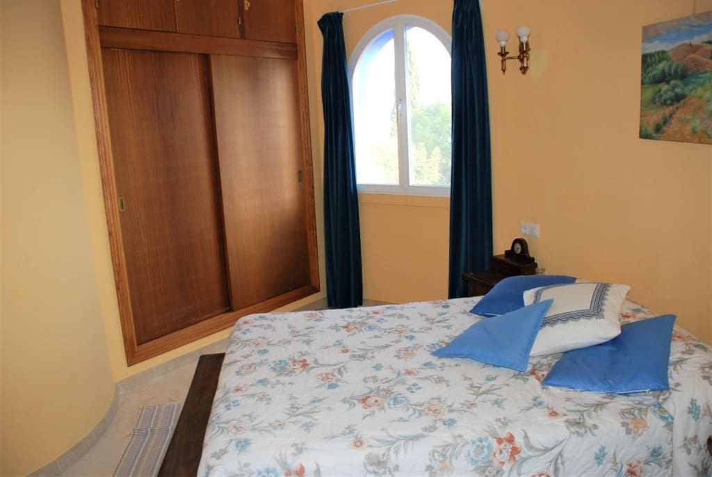 Chalet de 5 habitaciones en Estepona en venta con piscina garaje - 950.000 € (Ref: 5702968)