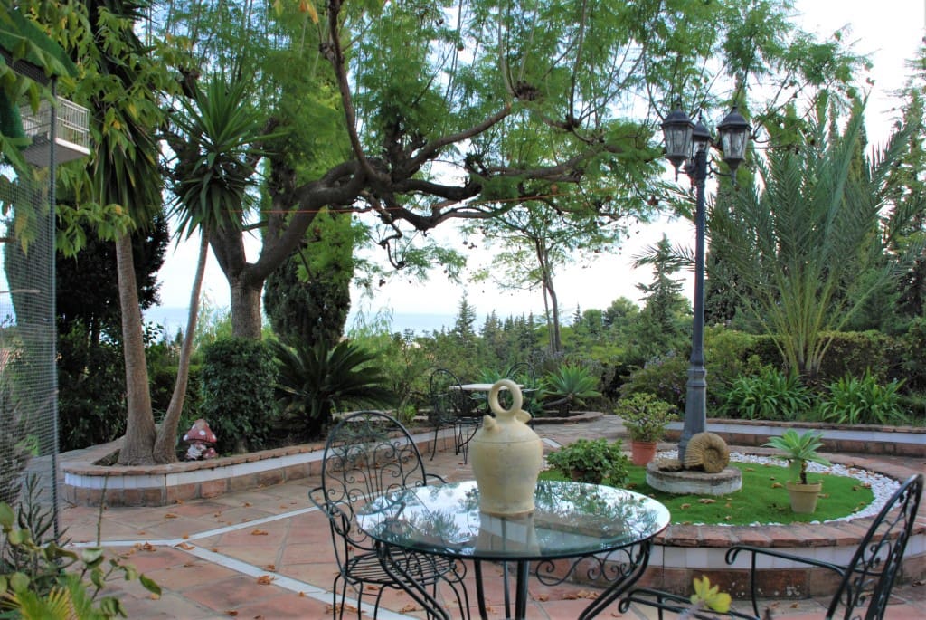 Chalet de 5 habitaciones en Estepona en venta con piscina garaje - 950.000 € (Ref: 5702968)