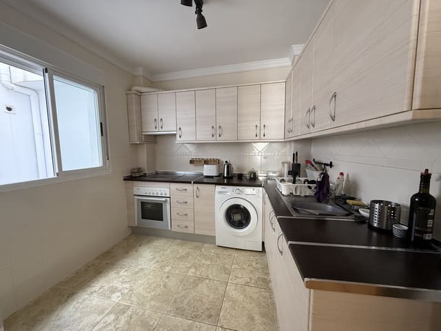 2 bedroom Apartment for sale in Centro, Estepona with garage - € 320,000 (Ref: 8764934)