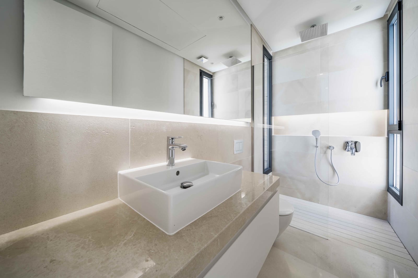 4 soveværelse Villa til salg i New Golden Mile med swimmingpool garage - € 1.995.000 (Ref: 8764935)