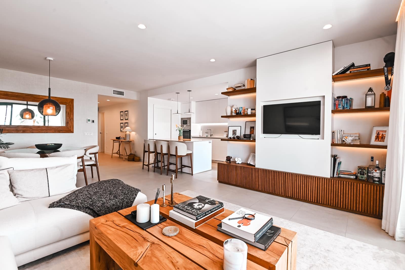 3 bedroom Apartment for sale in Estepona with pool garage - € 785,000 (Ref: 9107410)