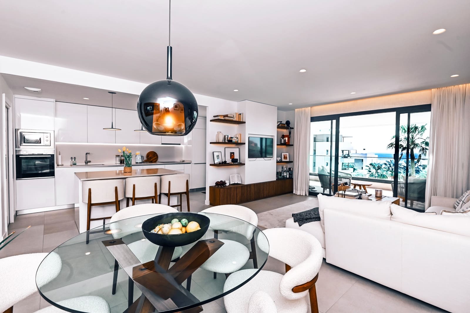 3 bedroom Apartment for sale in Estepona with pool garage - € 785,000 (Ref: 9107410)