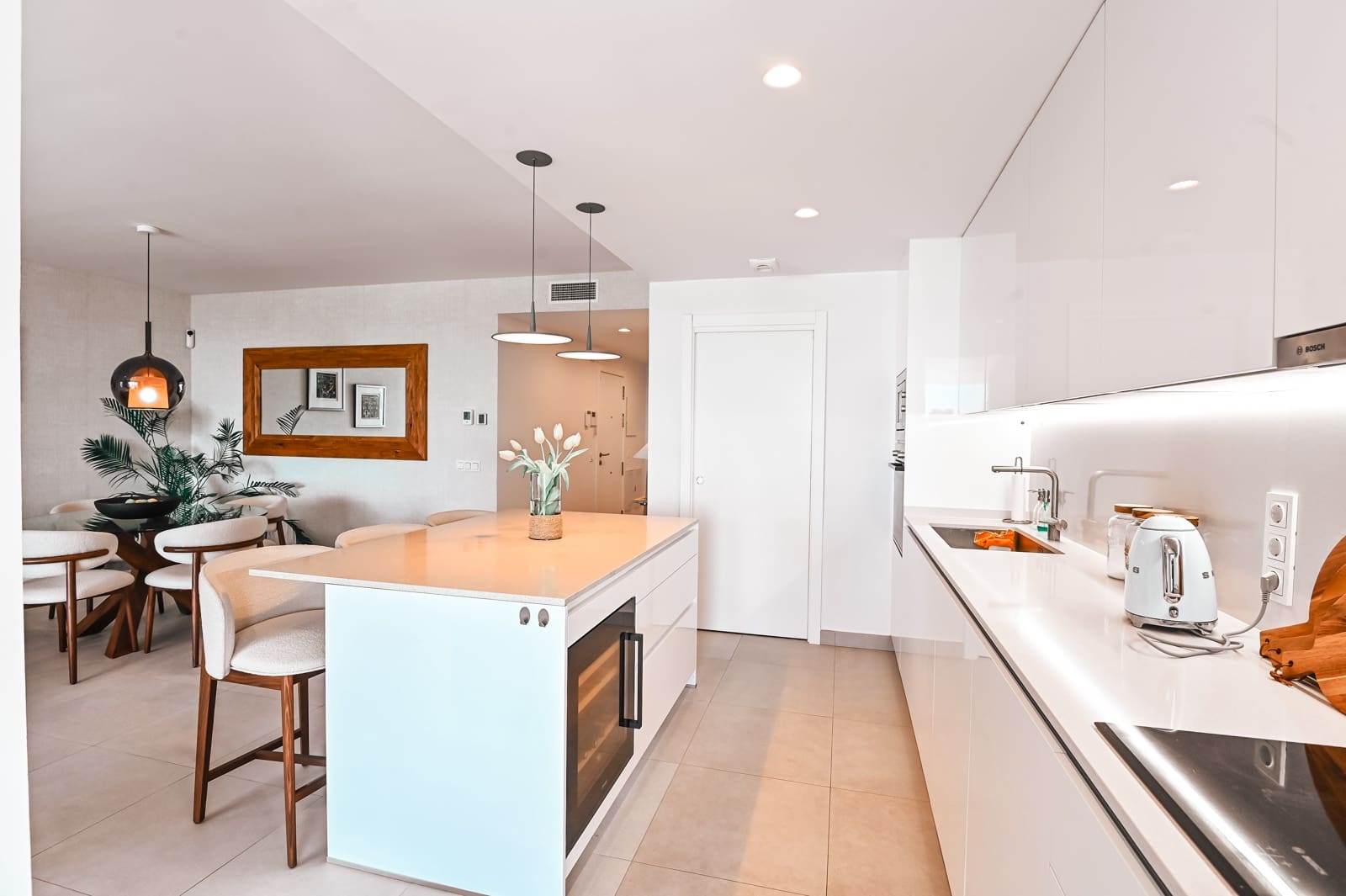 3 bedroom Apartment for sale in Estepona with pool garage - € 785,000 (Ref: 9107410)