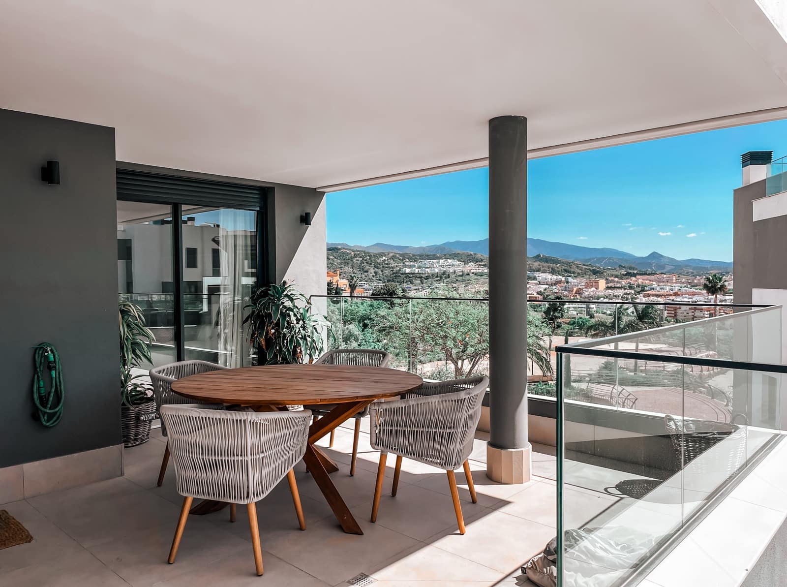 3 bedroom Apartment for sale in Estepona with pool garage - € 785,000 (Ref: 9107410)