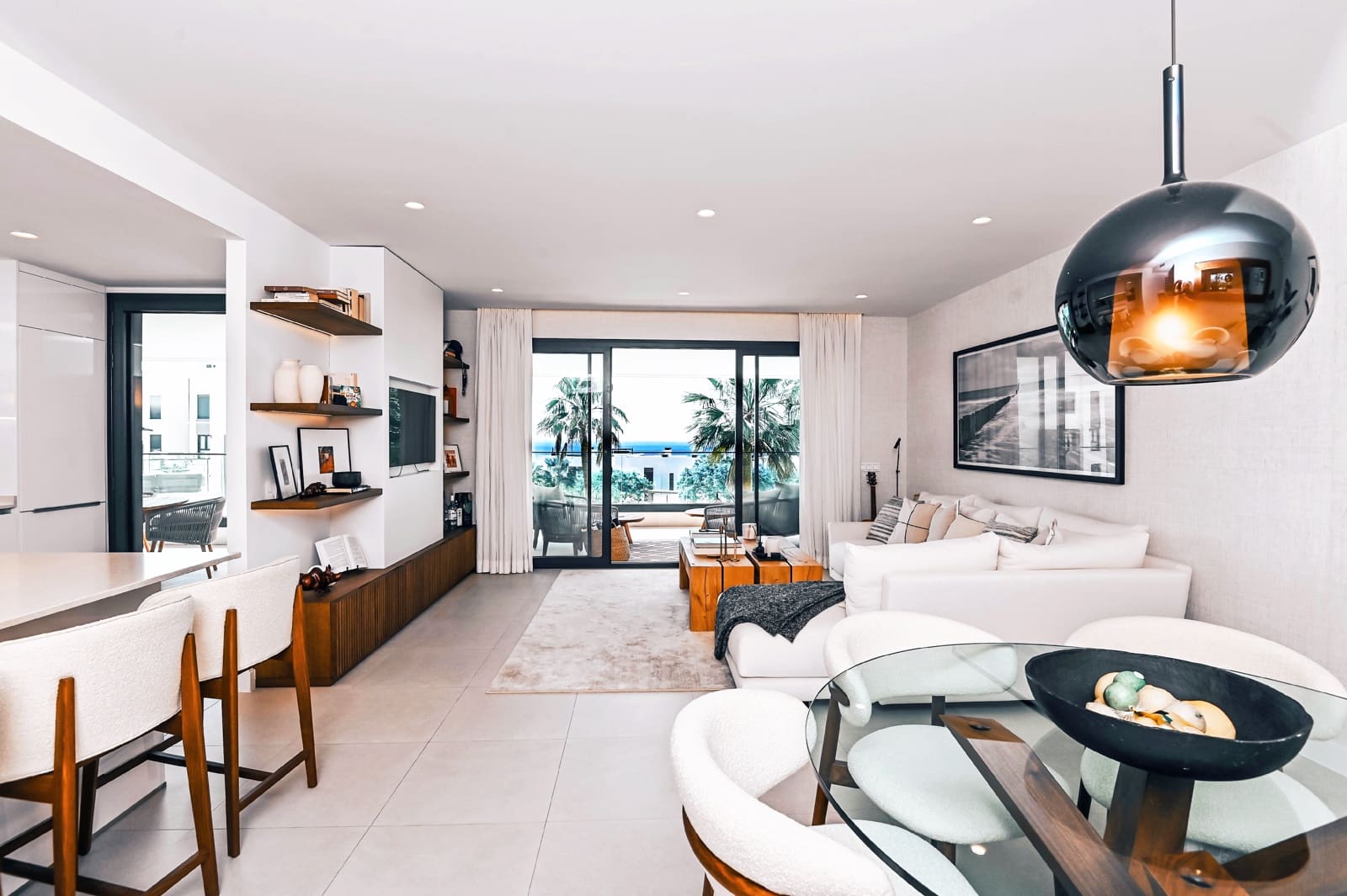 3 bedroom Apartment for sale in Estepona with pool garage - € 785,000 (Ref: 9107410)