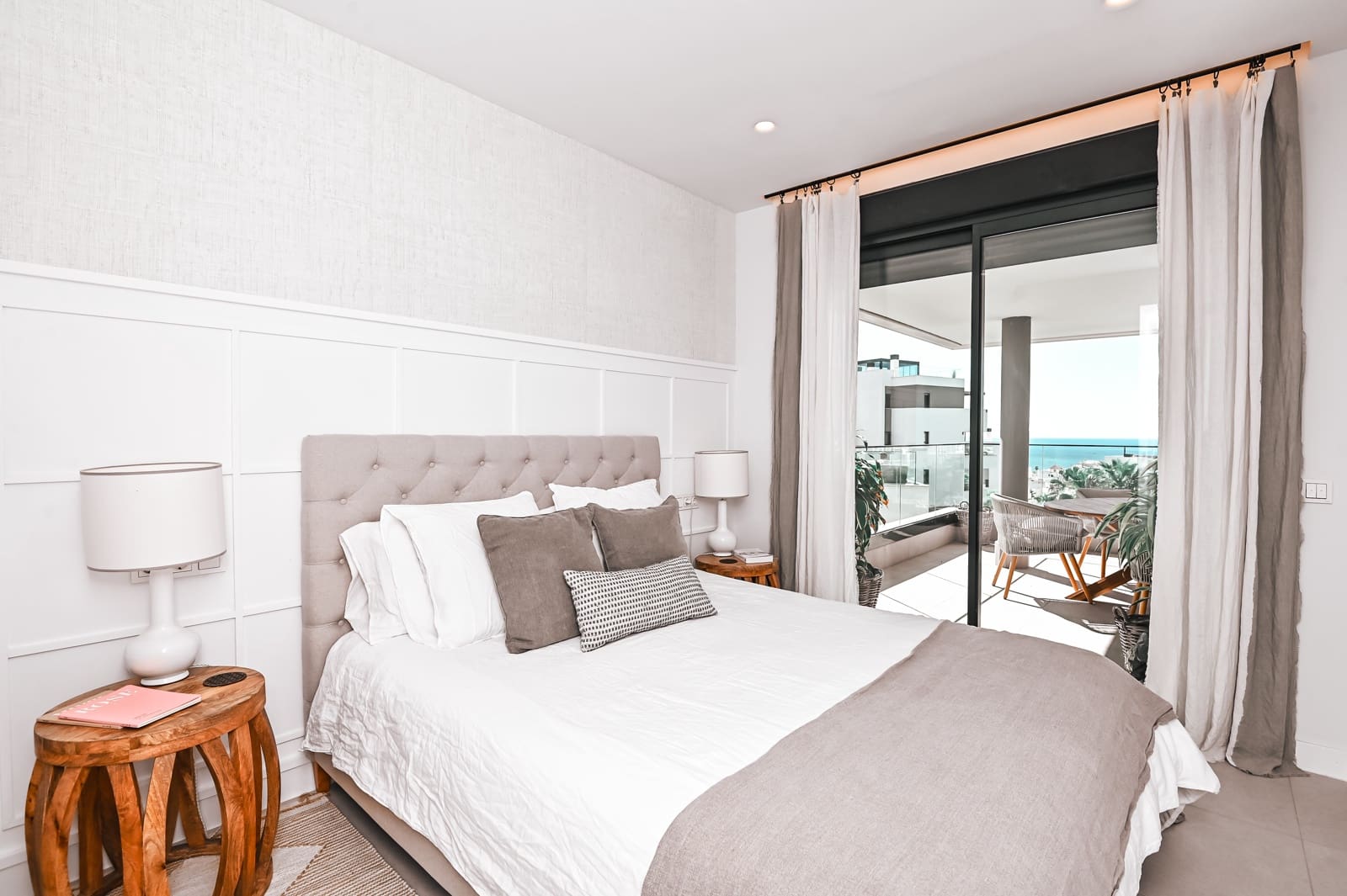 3 bedroom Apartment for sale in Estepona with pool garage - € 785,000 (Ref: 9107410)