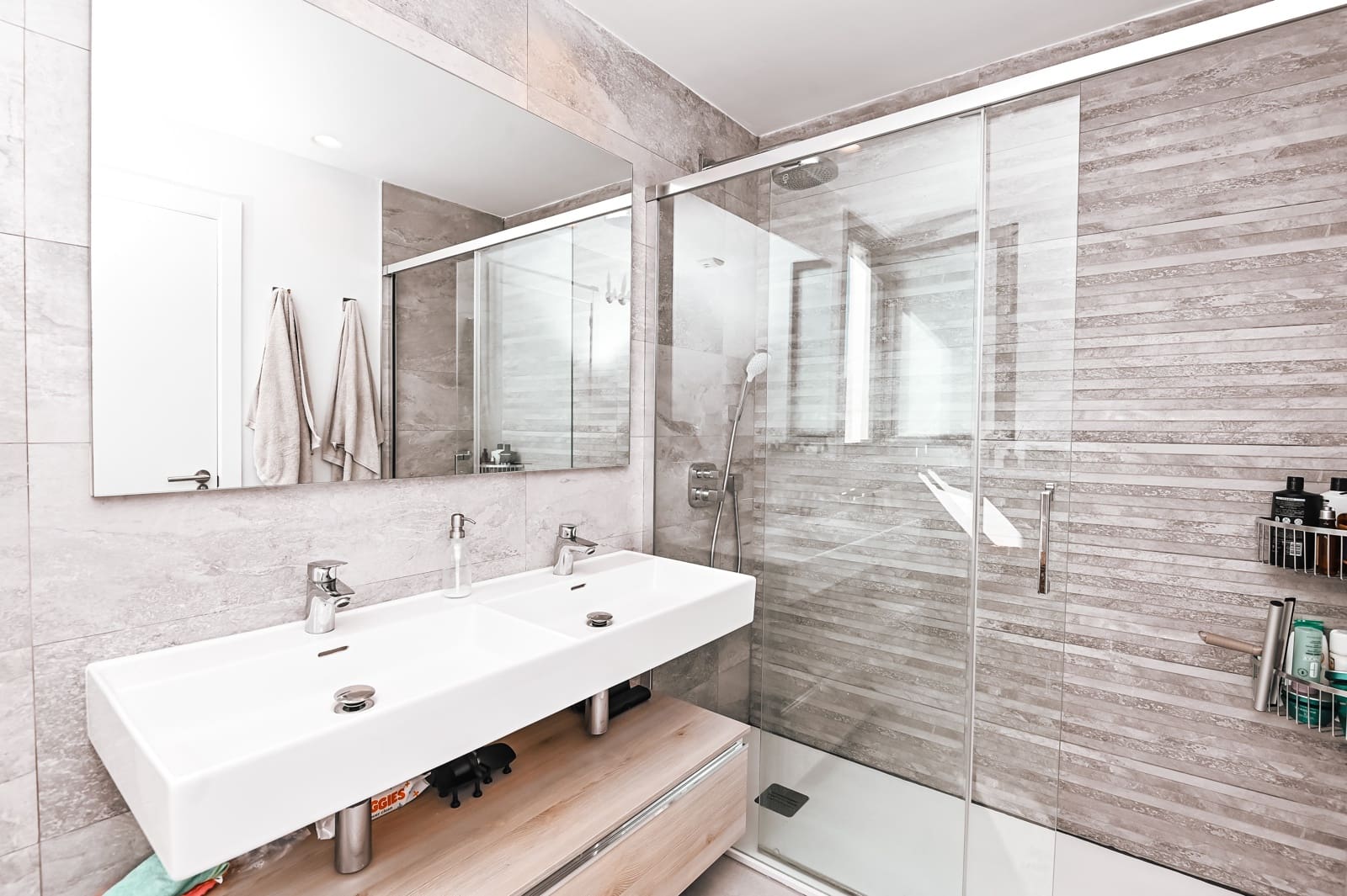 3 bedroom Apartment for sale in Estepona with pool garage - € 785,000 (Ref: 9107410)