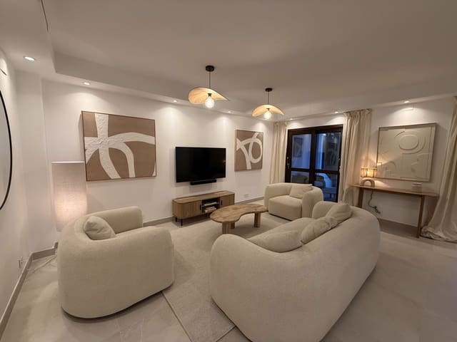 4 bedroom Townhouse for sale in Estepona with pool garage - € 795,000 (Ref: 9566527)