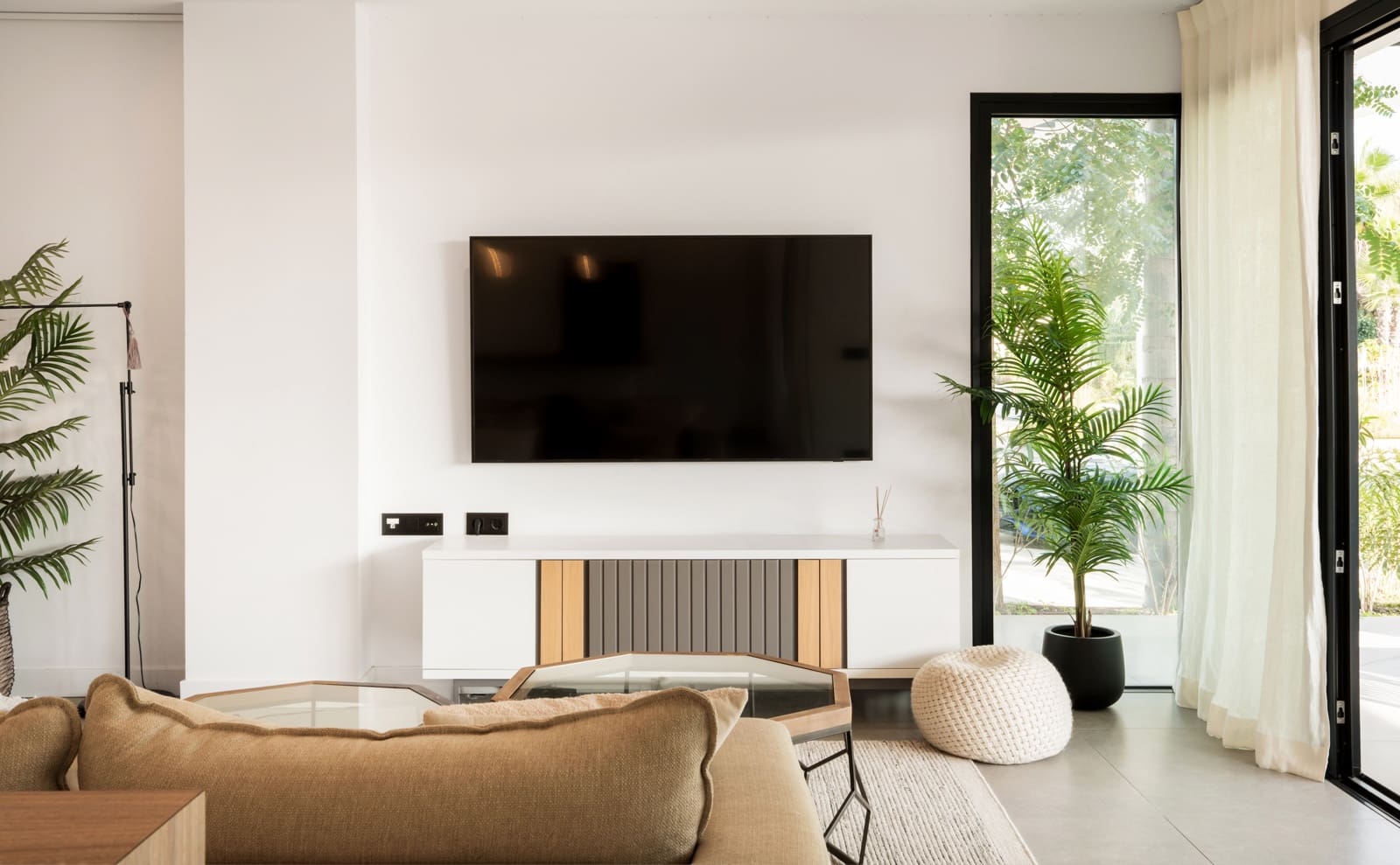 3 Zimmer Apartment zu verkaufen in Estepona mit Pool Garage - 750.000 € (Ref: 9653358)