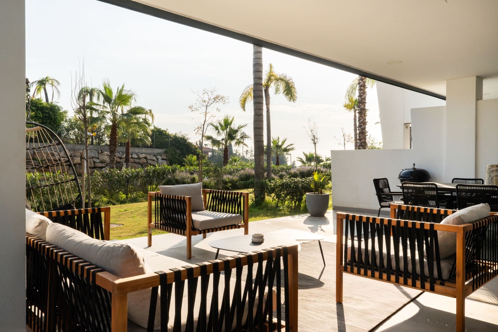 3 Zimmer Apartment zu verkaufen in Estepona mit Pool Garage - 750.000 € (Ref: 9653358)