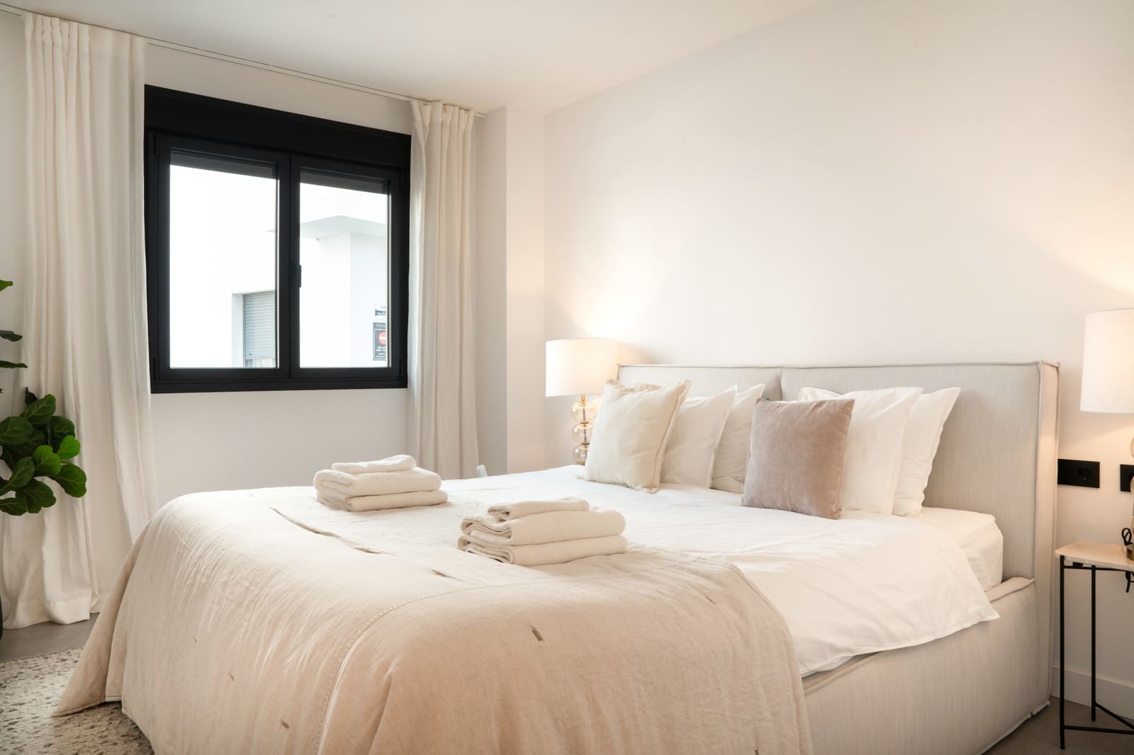 3 Zimmer Apartment zu verkaufen in Estepona mit Pool Garage - 750.000 € (Ref: 9653358)